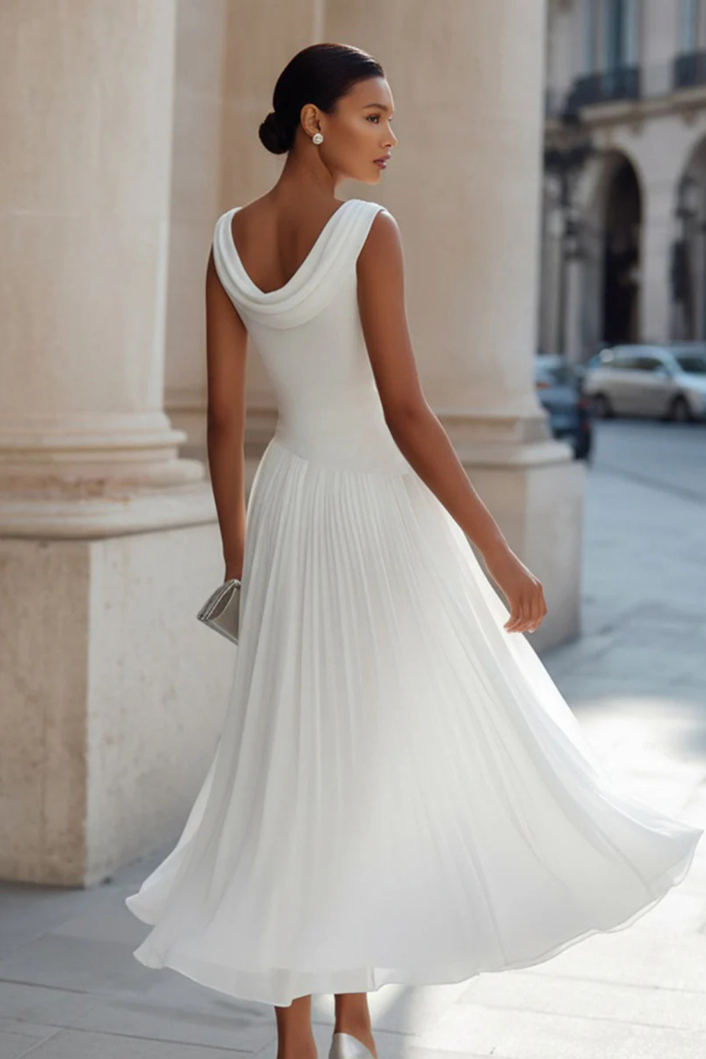 Women's Sleeveless Boat Neck Open Back Pleated Flowy Midi Dress