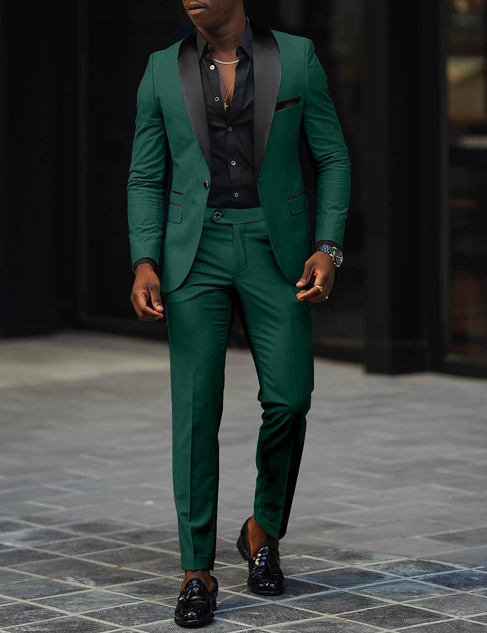 Men's single button suit, back view