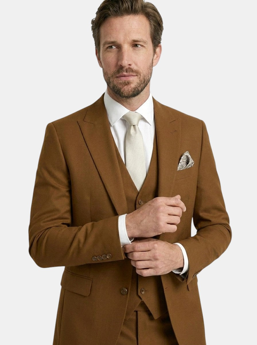 Men's classic slim fit 3-piece suit, lifestyle view