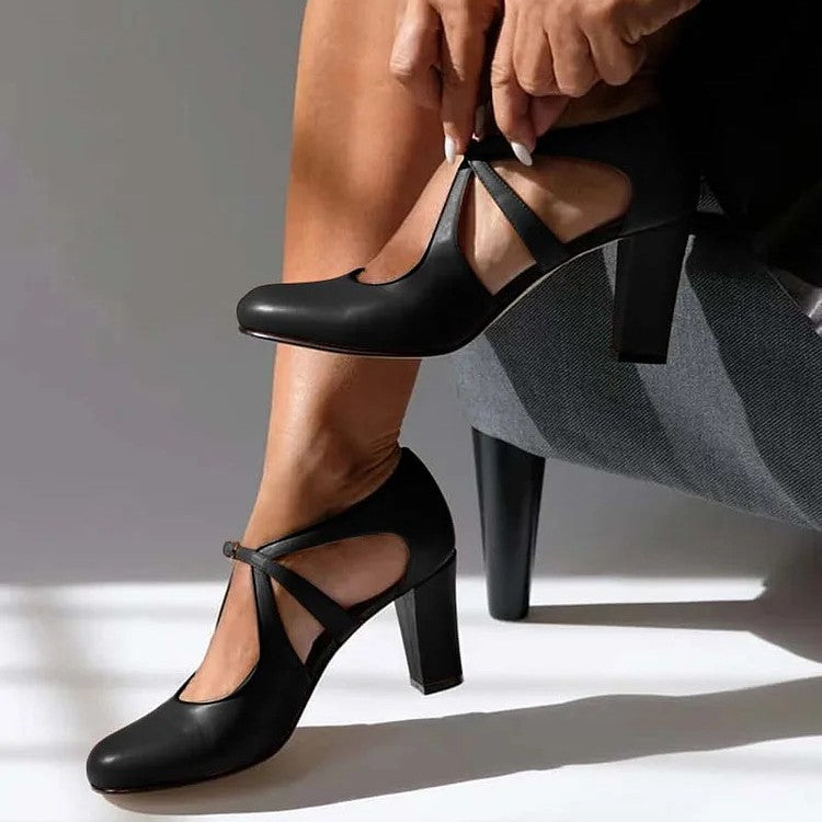 Women's block heel strap heels - black
