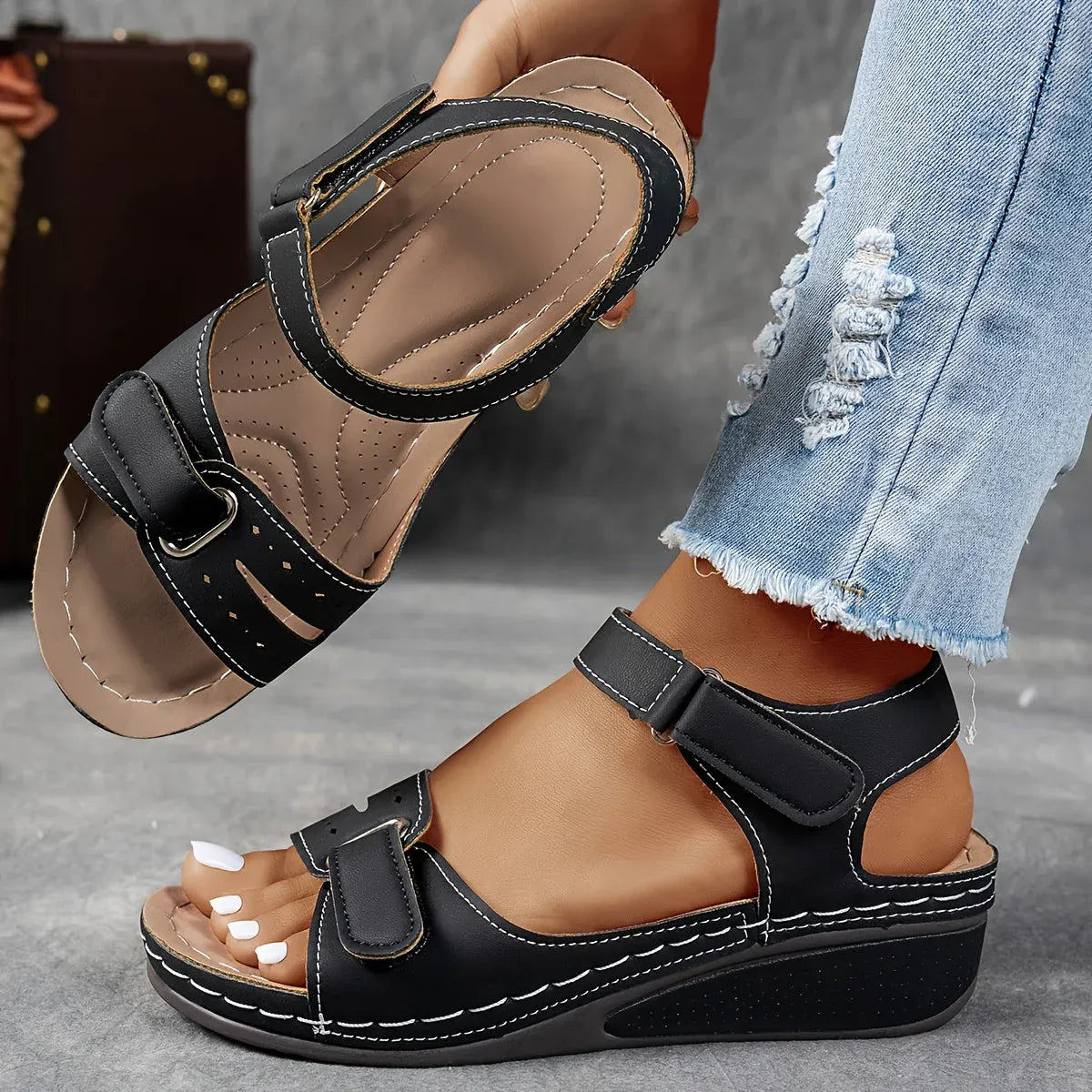 Women's elegant orthopedic strap sandals - green
